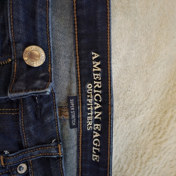 Women's Size 10 American Eagle Jean Shorts in Excellent Condition - 2 Pairs. - Picture 3 of 7